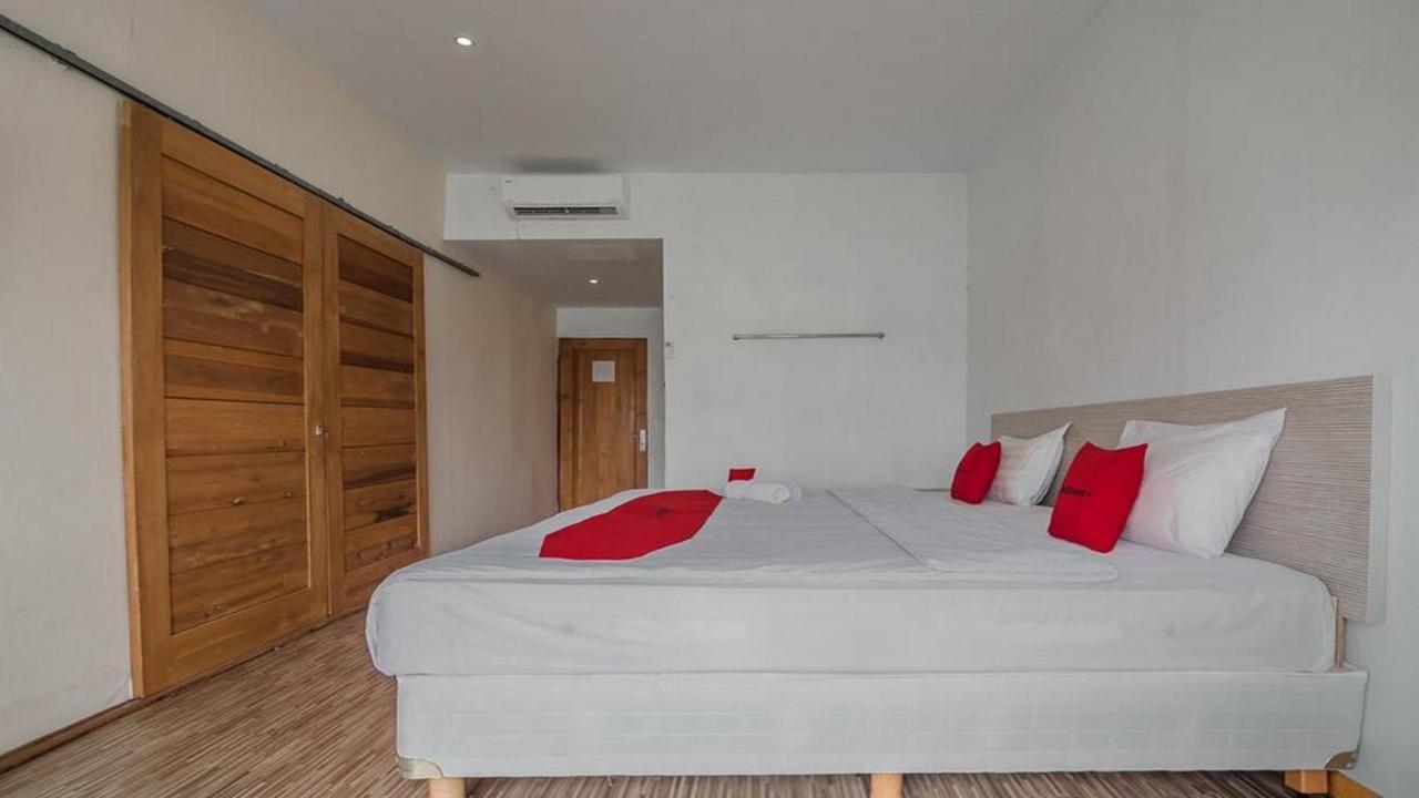 Reddoorz Near Pantai Coastarina 2* Batam